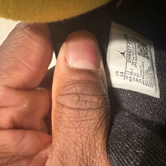 Jordan Athletic Shoes - Black - Picture 7 of 8